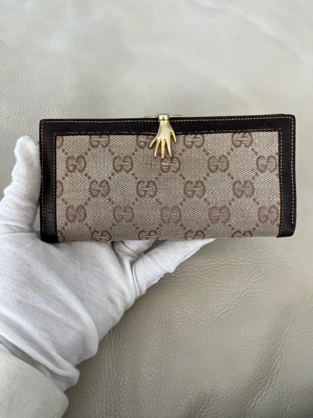 Gucci RARE Vintage Monogram Envelope Wallet with Hand Closure - Picture 13 of 13
